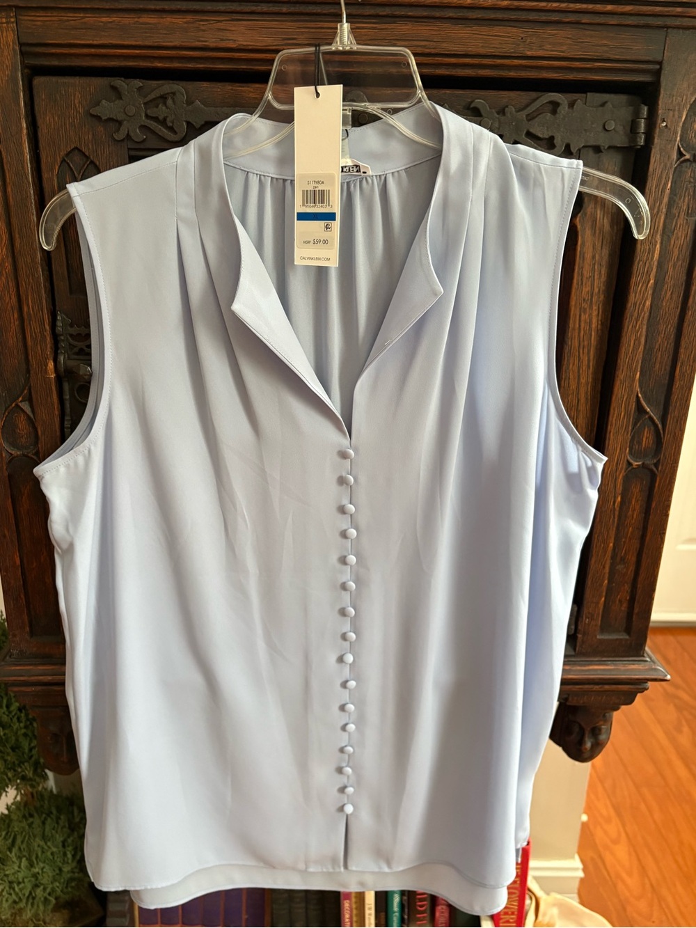 Calvin Klein: XL, NWT, Sleeveless Light periwinkle Blue Button-Front V-Neck Top